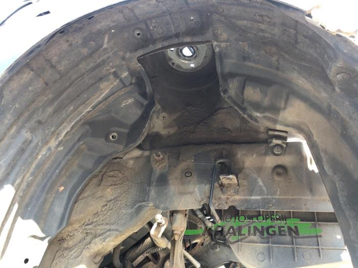 Używane Nadkole Mazda 2 (DE) 1.3 16V S-VT High Power Cena € 25,00 Procedura marży oferowane przez Autosloperij Kralingen B.V.