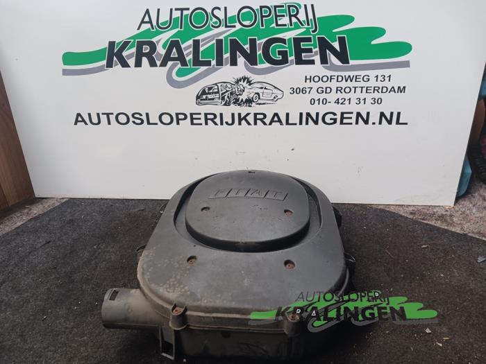 Begagnade Luftfilterhus Fiat Punto II (188) 1.2 60 S Pris € 25,00 Marginaltabell erbjuds av Autosloperij Kralingen B.V.