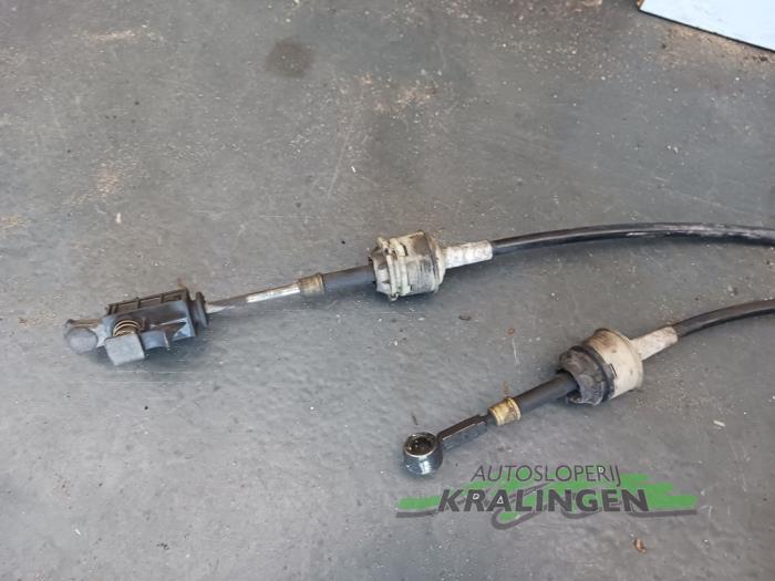 Gearbox shift cable from a Fiat Grande Punto (199) 1.4 2006
