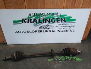 Usados Eje de transmisión derecha delante Nissan Micra (K11) 1.3 LX,SLX 16V Precio € 50,00 Norma de margen ofrecido por Autosloperij Kralingen B.V.