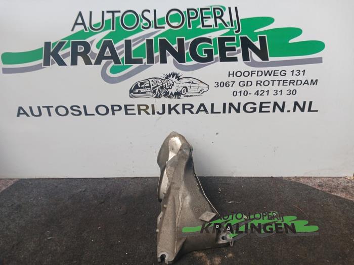 Gebrauchte Motorlager BMW 3 serie (E92) 320i 16V Preis € 50,00 Margenregelung angeboten von Autosloperij Kralingen B.V.