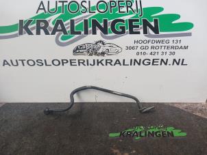 Używane Przewód paliwowy BMW 3 serie (E92) 320i 16V Cena € 50,00 Procedura marży oferowane przez Autosloperij Kralingen B.V.