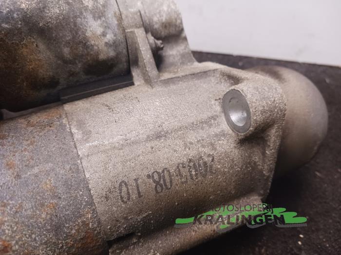 Starter from a Opel Signum (F48) 2.2 direct 16V 2006