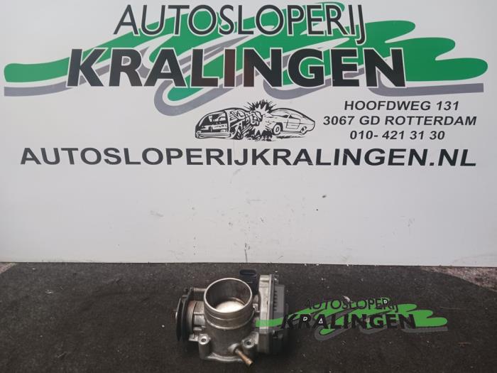 Usagé Boitier papillon Volkswagen Golf III (1H1) 2.0 GTI Prix € 50,00 Règlement à la marge proposé par Autosloperij Kralingen B.V.