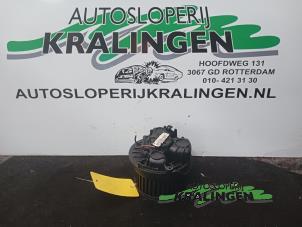 Używane Silnik wentylatora nagrzewnicy Citroen C2 (JM) 1.1 Cena € 50,00 Procedura marży oferowane przez Autosloperij Kralingen B.V.