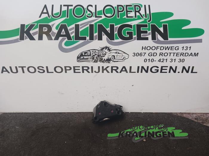 Usagé Commodo Volkswagen Golf V (1K1) 1.6 FSI 16V Prix € 29,99 Règlement à la marge proposé par Autosloperij Kralingen B.V.