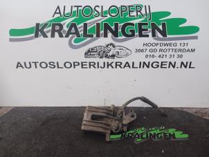 Usagé Etrier de frein (pince) arrière droit Volkswagen Golf V (1K1) 1.6 FSI 16V Prix € 50,00 Règlement à la marge proposé par Autosloperij Kralingen B.V.