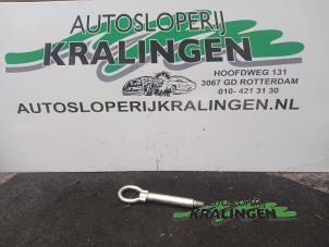 Usagé Crochet de remorquage avant Seat Ibiza IV (6J5) 1.2 TDI Ecomotive Prix € 25,00 Règlement à la marge proposé par Autosloperij Kralingen B.V.
