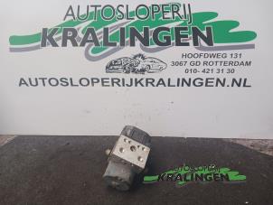 Używane Pompa ABS Citroen Xsara Picasso (CH) 1.8 16V Cena € 40,00 Procedura marży oferowane przez Autosloperij Kralingen B.V.