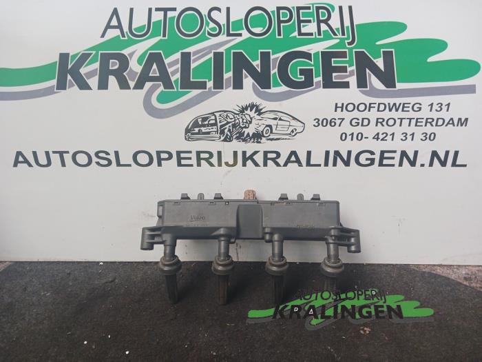Gebrauchte Zündspule Peugeot 206 (2A/C/H/J/S) 1.1 XN,XR Preis € 25,00 Margenregelung angeboten von Autosloperij Kralingen B.V.