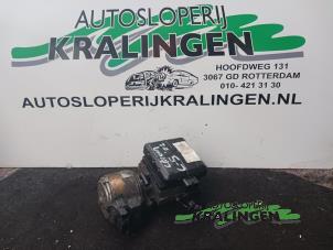 Używane Zawieszenie pompy (Hydr.) Citroen C5 I Break (DE) 1.8 16V Cena € 50,00 Procedura marży oferowane przez Autosloperij Kralingen B.V.