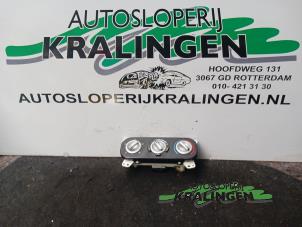 Usagé Panneau de commandes chauffage Dodge Caliber 2.0 16V Prix € 50,00 Règlement à la marge proposé par Autosloperij Kralingen B.V.