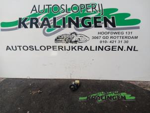 Usados Interruptor de retrovisor Dodge Caliber 2.0 16V Precio € 25,00 Norma de margen ofrecido por Autosloperij Kralingen B.V.