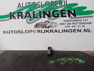 Używane Przelacznik elektrycznej szyby Dodge Caliber 2.0 16V Cena € 20,00 Procedura marży oferowane przez Autosloperij Kralingen B.V.