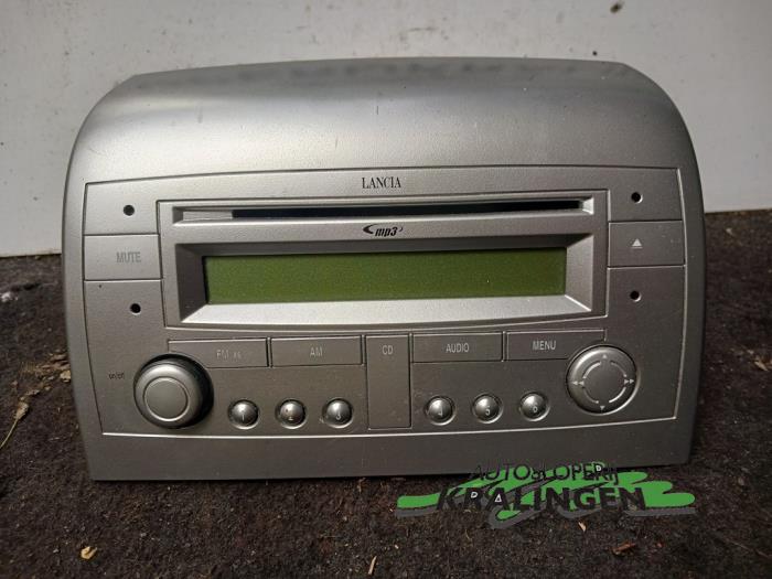 Radio CD Spieler van een Lancia Ypsilon (843) 1.4 16V 2008