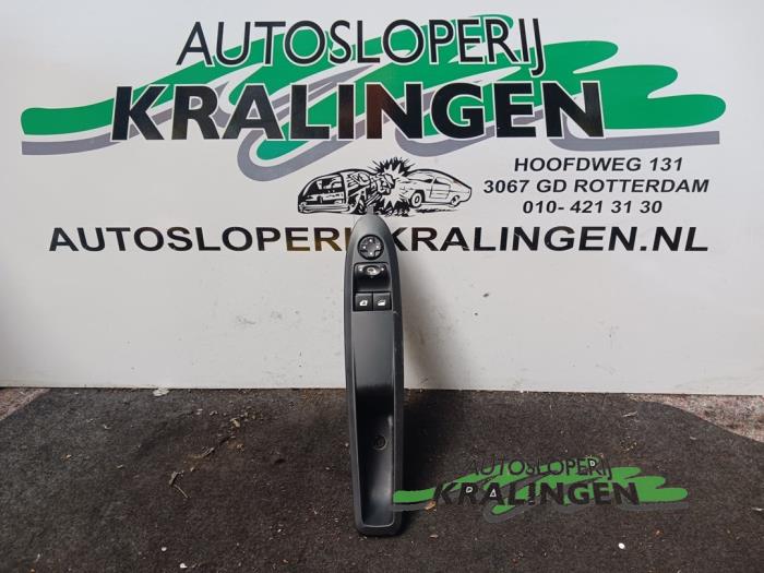 Usados Interruptor de ventanilla eléctrica Citroen DS3 (SA) 1.2 12V PureTech 82 Precio € 34,99 Norma de margen ofrecido por Autosloperij Kralingen B.V.