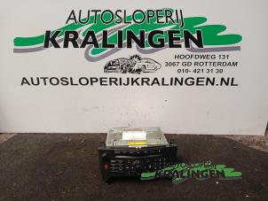 Używane Radioodtwarzacz CD Peugeot 607 (9D/U) 2.7 HDi V6 24V Cena € 100,00 Procedura marży oferowane przez Autosloperij Kralingen B.V.