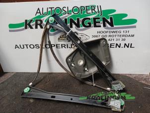 Usagé Mécanique vitre 2portes avant droite Volkswagen Golf V (1K1) 2.0 TDI 16V Prix sur demande proposé par Autosloperij Kralingen B.V.