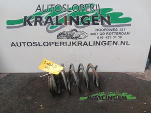 Usagé Ressort de torsion arrière Opel Corsa D 1.4 16V Twinport Prix € 40,00 Règlement à la marge proposé par Autosloperij Kralingen B.V.