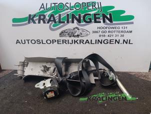 Usados Cinturón de seguridad izquierda delante Opel Corsa D 1.4 16V Twinport Precio € 50,00 Norma de margen ofrecido por Autosloperij Kralingen B.V.
