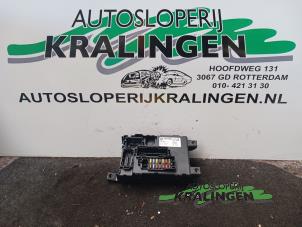 Używane Skrzynka bezpieczników Opel Corsa D 1.4 16V Twinport Cena € 50,00 Procedura marży oferowane przez Autosloperij Kralingen B.V.