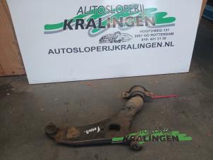 Usagé Bras de suspension avant droit Ford Focus 1 Wagon 1.6 16V Prix € 35,00 Règlement à la marge proposé par Autosloperij Kralingen B.V.