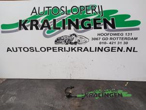 Używane Wtyk Volkswagen Golf V (1K1) 1.6 FSI 16V Cena € 20,00 Procedura marży oferowane przez Autosloperij Kralingen B.V.