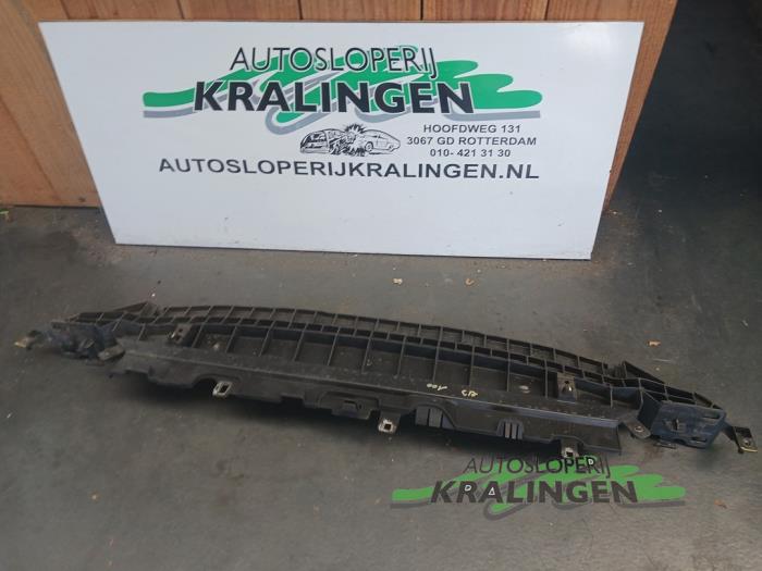 Usados Parachoque placa base Citroen DS3 (SA) 1.2 12V PureTech 82 Precio € 50,00 Norma de margen ofrecido por Autosloperij Kralingen B.V.