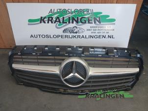 Usados Rejilla Mercedes CLA (117.3) 2.0 CLA-220 Turbo 16V Precio € 100,00 Norma de margen ofrecido por Autosloperij Kralingen B.V.