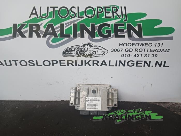 Używane Komputer sterowania silnika Citroen C4 Picasso (UD/UE/UF) 2.0 16V Autom. Cena € 100,00 Procedura marży oferowane przez Autosloperij Kralingen B.V.