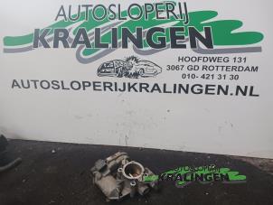 Usados Cuerpo de válvula de mariposa Opel Corsa C (F08/68) 1.2 16V Twin Port Precio € 35,00 Norma de margen ofrecido por Autosloperij Kralingen B.V.