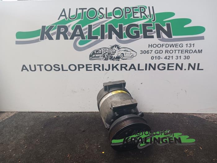 Usagé Pompe clim Renault Laguna II (BG) 1.6 16V Prix € 33,99 Règlement à la marge proposé par Autosloperij Kralingen B.V.