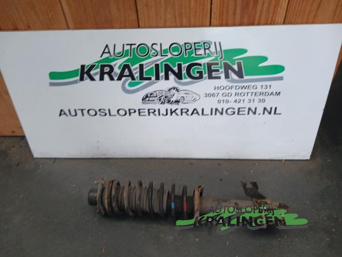 Front shock absorber, right from a Nissan Micra (K11) 1.3 LX,SLX 16V 1998