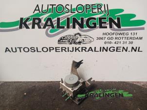 Used ABS pump Renault Clio III (BR/CR) 1.5 dCi FAP Price € 50,00 Margin scheme offered by Autosloperij Kralingen B.V.