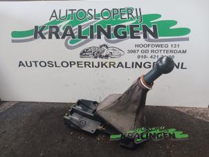 Usagé Timonerie de changement de vitesse Chevrolet Kalos (SF48) 1.2 Prix € 50,00 Règlement à la marge proposé par Autosloperij Kralingen B.V.