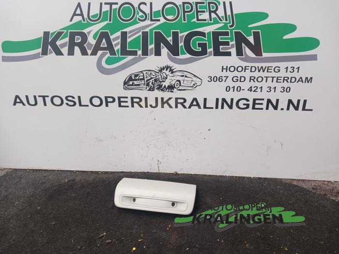 Używane Modul alarmu Volkswagen Polo V (6R) 1.2 TDI 12V BlueMotion Cena € 25,00 Procedura marży oferowane przez Autosloperij Kralingen B.V.