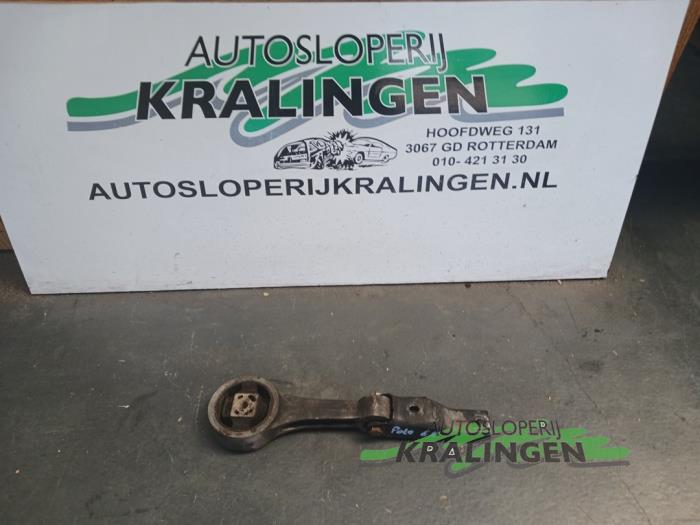 Używane Wspornik silnika Volkswagen Polo V (6R) 1.2 TDI 12V BlueMotion Cena € 25,00 Procedura marży oferowane przez Autosloperij Kralingen B.V.