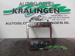 Usagé Panneau de commandes chauffage Mercedes C Combi (S203) 1.8 C-200K 16V Prix € 50,00 Règlement à la marge proposé par Autosloperij Kralingen B.V.
