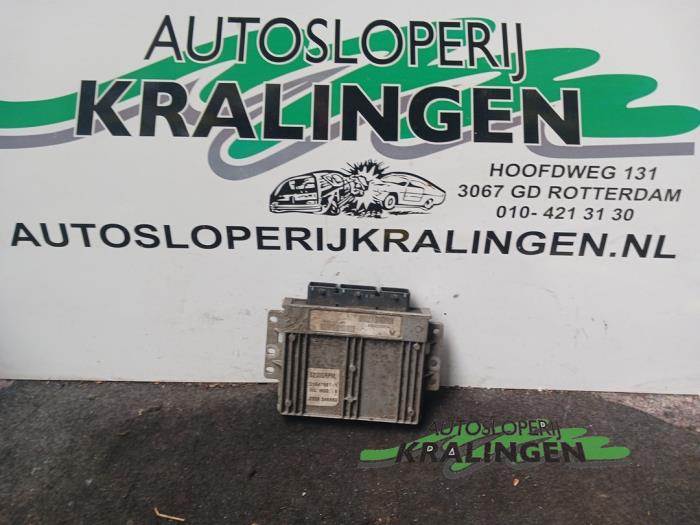 Used Engine management computer Renault Laguna II (BG) 1.8 16V Price € 50,00 Margin scheme offered by Autosloperij Kralingen B.V.