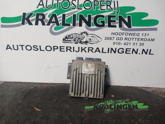 Used Engine management computer Renault Clio II Societe (SB) 1.5 dCi 65 Price € 50,00 Margin scheme offered by Autosloperij Kralingen B.V.