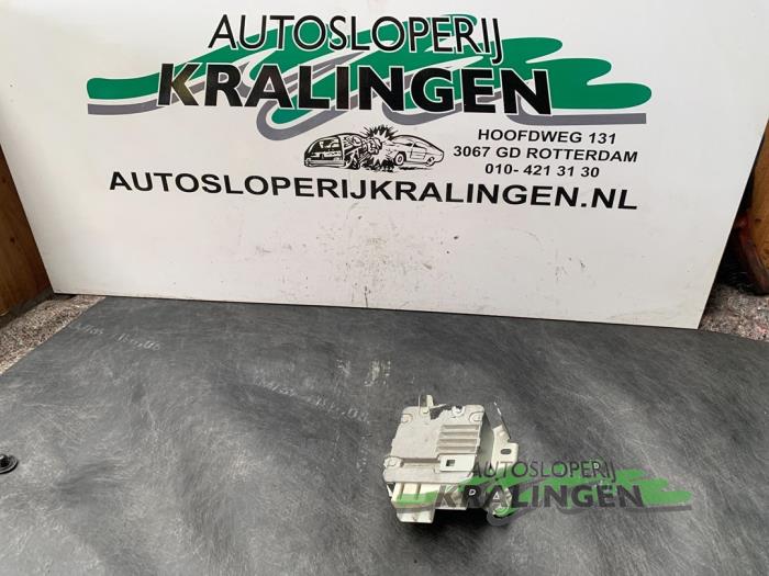 Used Power steering computer Toyota Yaris II (P9) 1.3 16V VVT-i Price € 75,00 Margin scheme offered by Autosloperij Kralingen B.V.