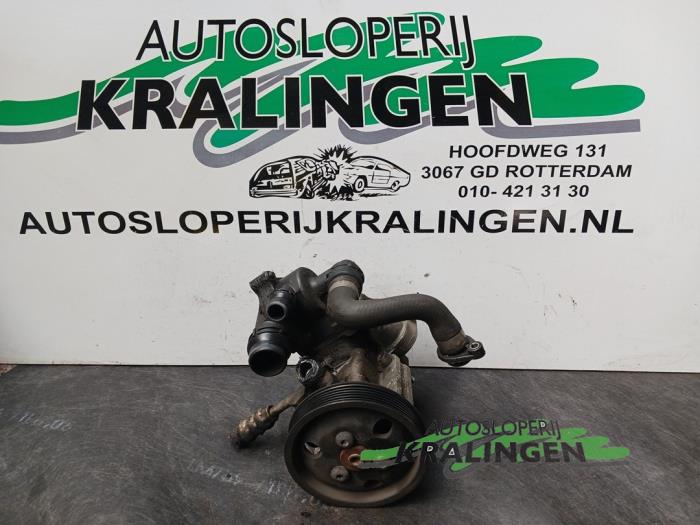 Usagé Pompe de direction BMW 3 serie Compact (E46/5) 316ti 16V Prix € 100,00 Règlement à la marge proposé par Autosloperij Kralingen B.V.