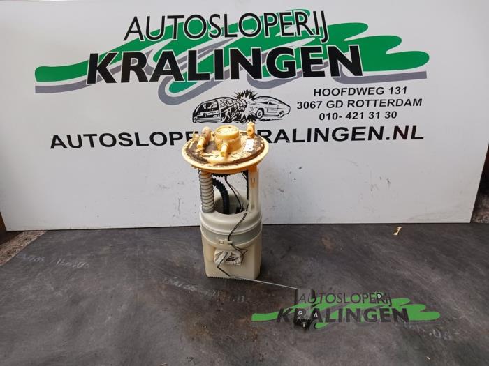 Begagnade Bensinpump Mitsubishi Colt (Z2/Z3) 1.3 16V Pris € 34,99 Marginaltabell erbjuds av Autosloperij Kralingen B.V.