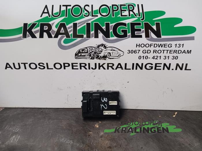 Used Body control computer Renault Clio III (BR/CR) 1.4 16V Price € 50,00 Margin scheme offered by Autosloperij Kralingen B.V.