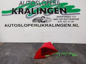 Usagé Feu antibrouillard arrière Renault Clio III (BR/CR) 1.5 dCi FAP Prix € 20,00 Règlement à la marge proposé par Autosloperij Kralingen B.V.