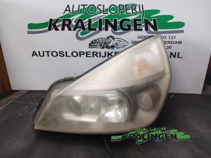 Used Headlight, left Renault Espace (JK) 3.5 V6 24V Grand Espace Price € 100,00 Margin scheme offered by Autosloperij Kralingen B.V.