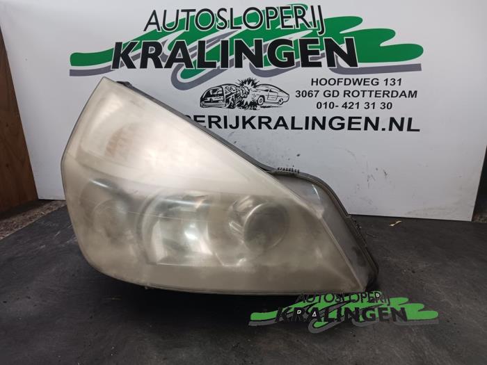 Używane Reflektor prawy Renault Espace (JK) 3.5 V6 24V Grand Espace Cena € 99,99 Procedura marży oferowane przez Autosloperij Kralingen B.V.