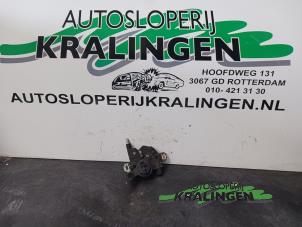 Usagé Mécanique de verrouillage capot Ford Focus 2 1.6 16V Prix € 25,00 Règlement à la marge proposé par Autosloperij Kralingen B.V.