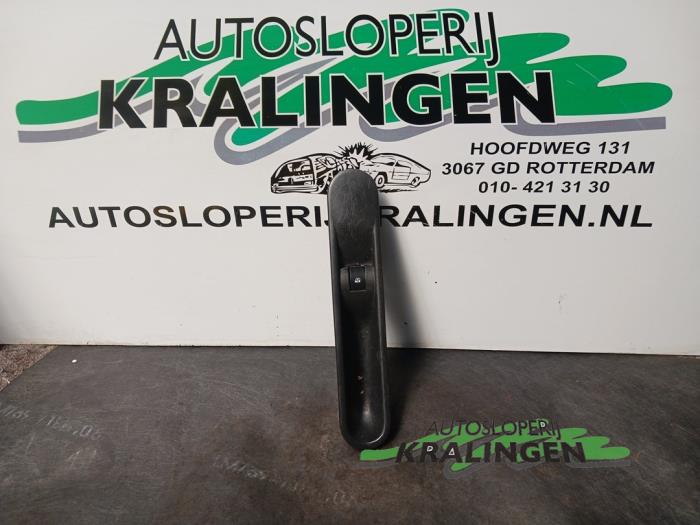 Usados Interruptor de ventanilla eléctrica Renault Espace (JK) 3.5 V6 24V Grand Espace Precio € 19,99 Norma de margen ofrecido por Autosloperij Kralingen B.V.