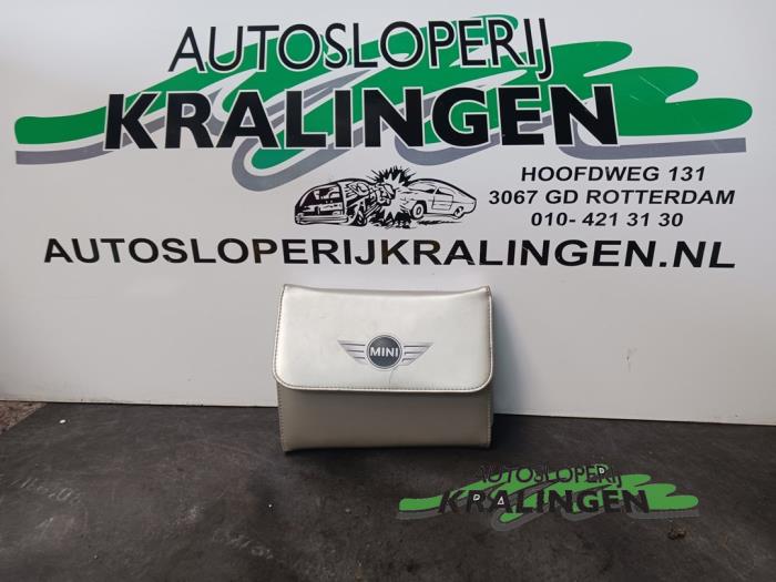 Używane Instrukcja BMW Mini (R50/53) 1.6 16V Cooper Cena € 19,99 Procedura marży oferowane przez Autosloperij Kralingen B.V.